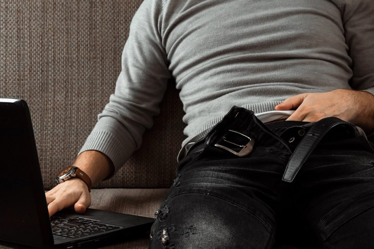 Histoire sexe d'un homme qui se masturbe sur un site de webcams coquines